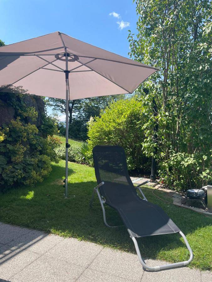 Gîte pour 2 personnes, avec Terrasse ainsi que Jardin et Piscine à Triesenberg