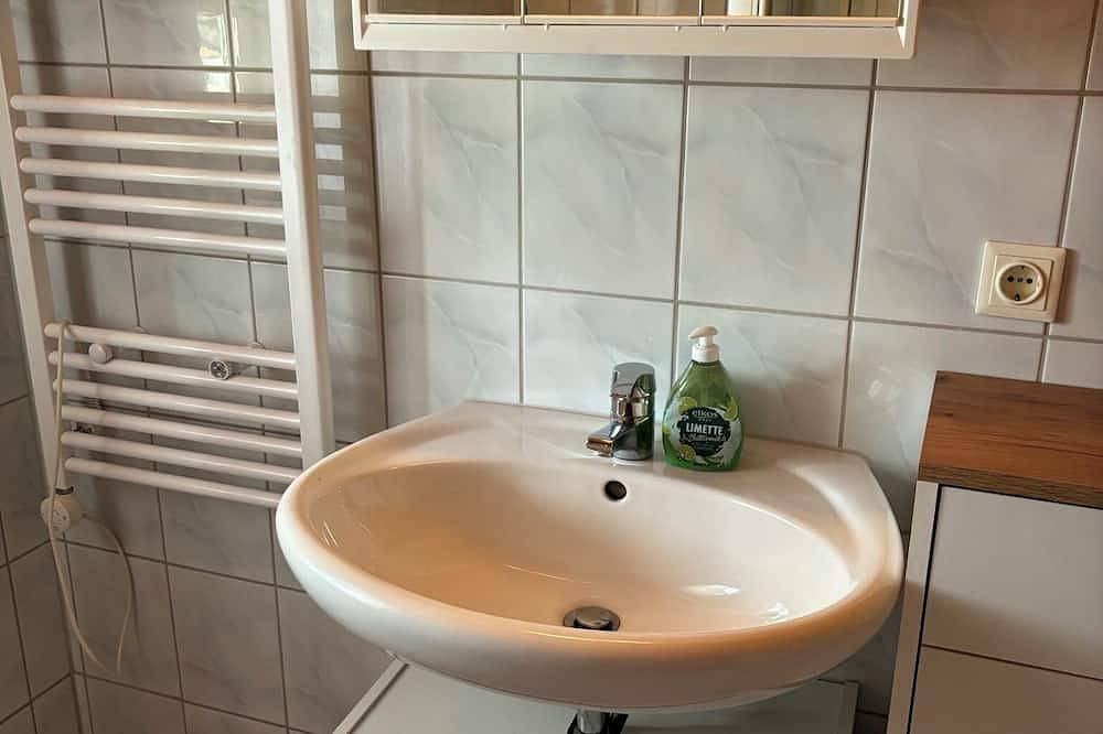 Ganze Wohnung, Ferienwohnung 65m², Balkon, 1 Schlafzimmer, Wohn/Schlafzimmer, W-Lan in Frasdorf, Chiemsee