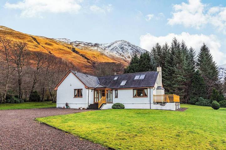 Log cabin for 8 people, with Garden in Glencoe