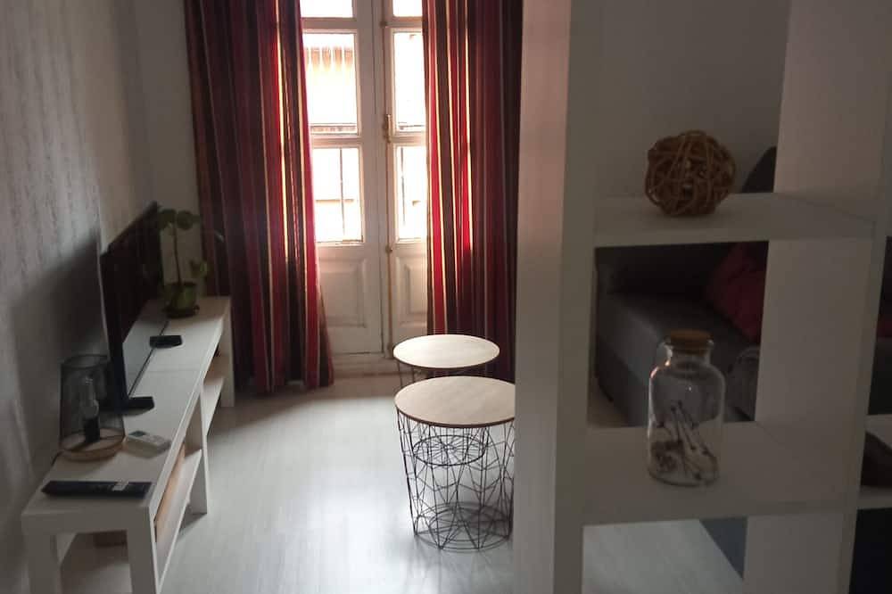 Entire apartment, Petit Home in Alcalá de Henares, Madrid Province
