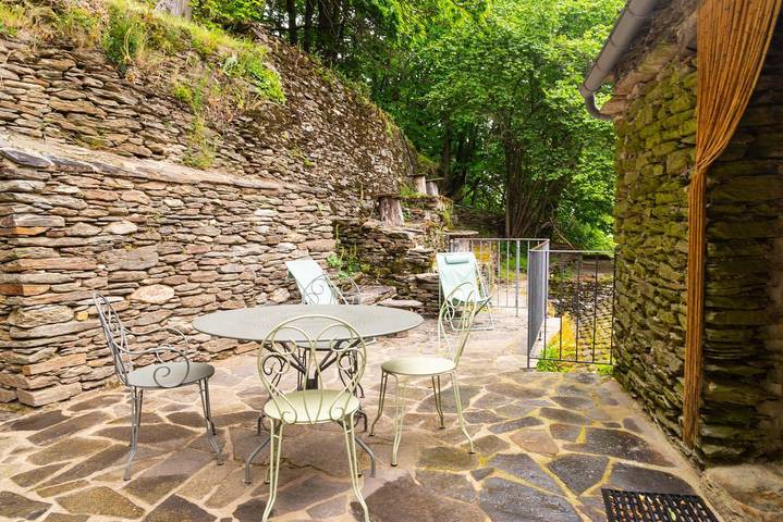 Gîte pour 3 personnes, avec terrasse, animaux acceptés à Saint-Germain-de-Calberte
