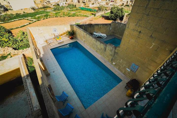 Location de vacances pour 10 personnes, avec piscine ainsi que terrasse et vue dans Sannat - 2