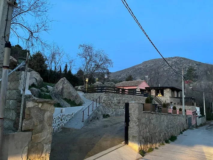 Casa de vacaciones para 12 personas, con jardín además de vistas y piscina, Se admiten mascotas - 1