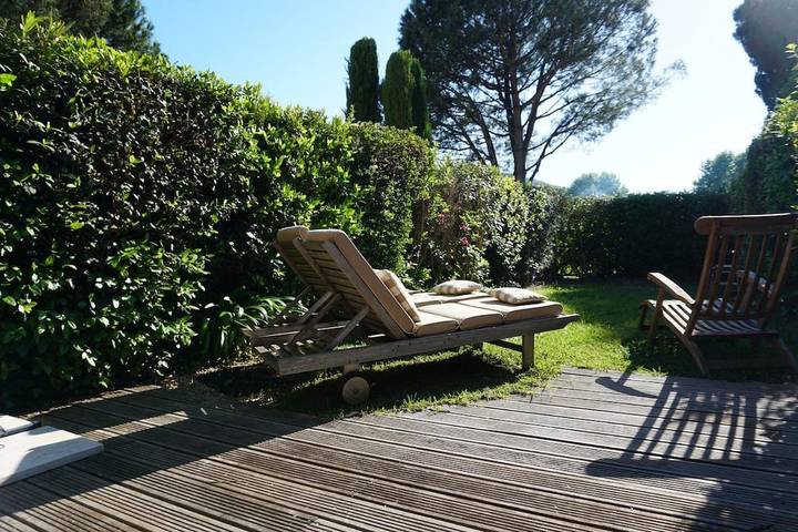 Location de vacances pour 4 personnes, avec terrasse et piscine à La Môle - 3