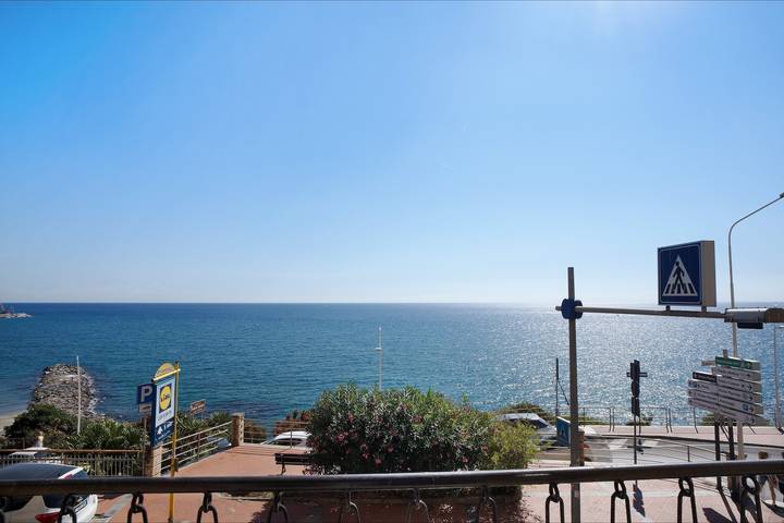 Ferienwohnung für 6 Personen, mit Balkon in Imperia Provinz - 2