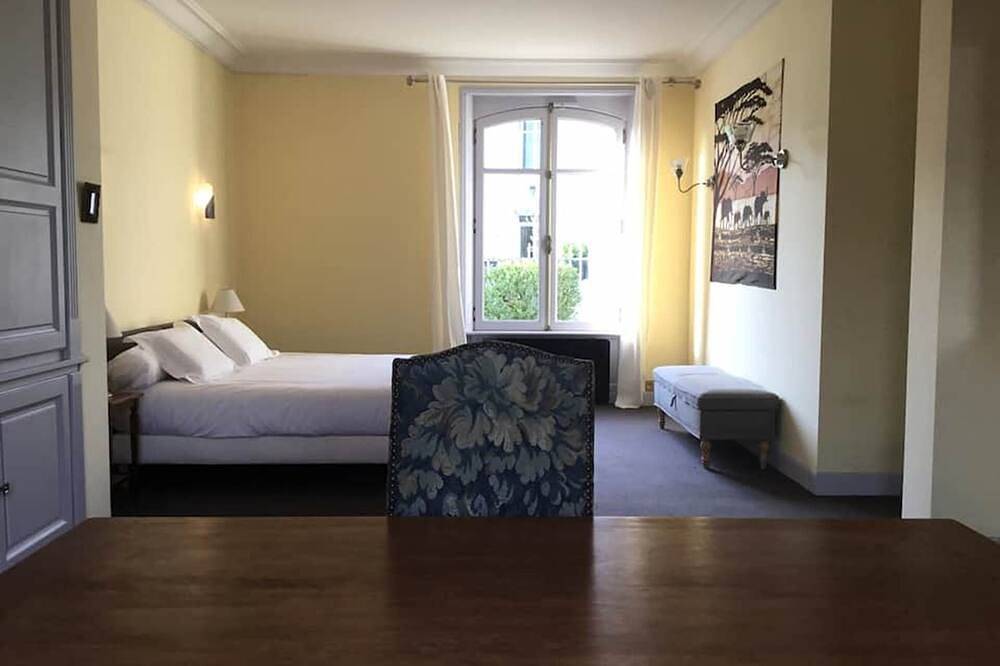 Ganze Wohnung, 5-star villa with a large pool, hot tub, and sauna in the Loire Valley in Montrichard, Blois und Umgebung
