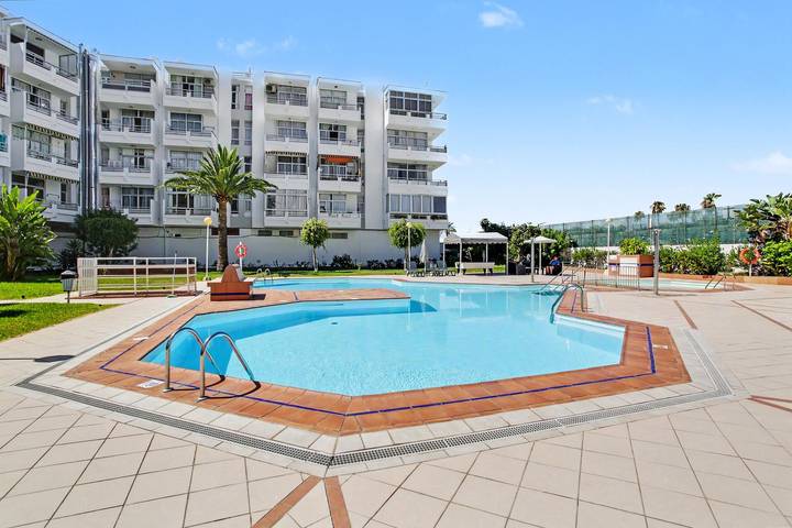 Location de vacances pour 4 personnes, avec Balcon ainsi que Jardin et Bassin pour enfant