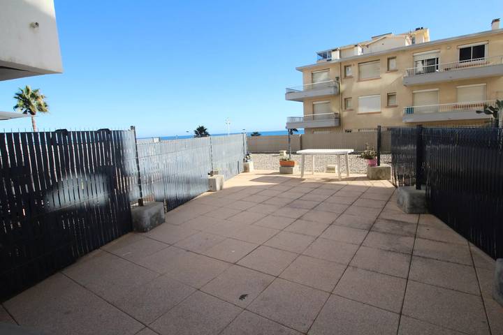 Gîte pour 4 personnes, avec terrasse dans Casino Du Canet En Rousillon