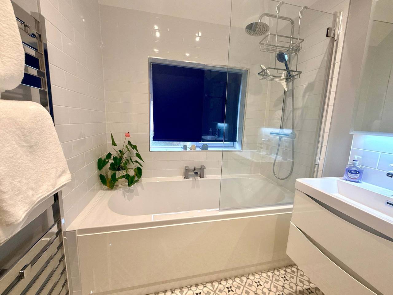 2-Bed Home with Parking, Near Bhx, Nec & Jlr in Solihull, Région de Birmingham