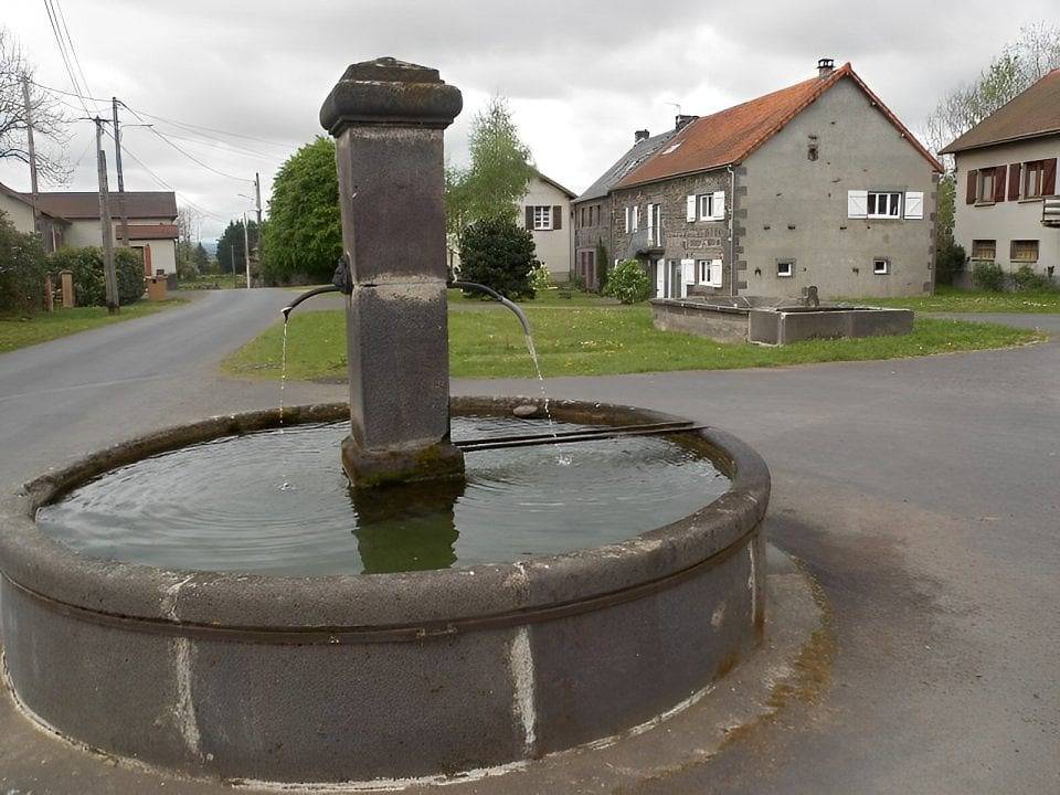 Chambre d'hôtes Le Petit Chambois - Chambre familale in Mazaye, Parc naturel régional des Volcans d'Auvergne