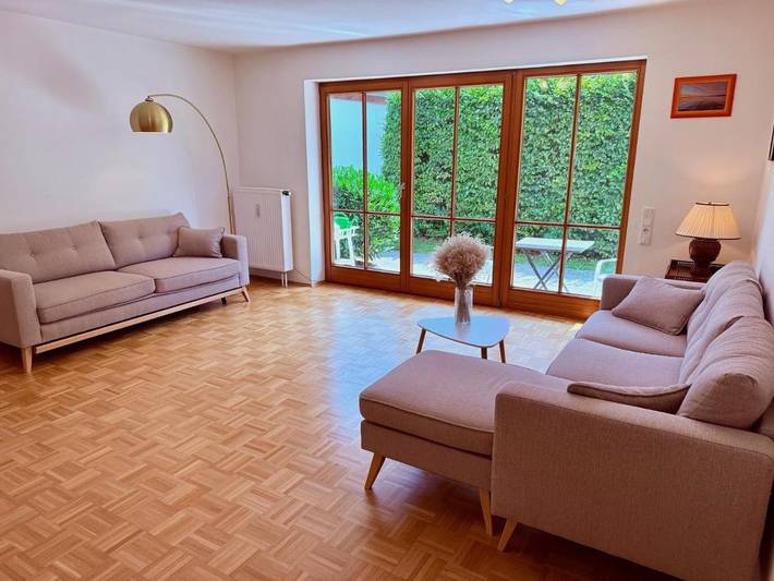 Ferienwohnung für 4 Personen, mit Terrasse und Garten sowie Ausblick
