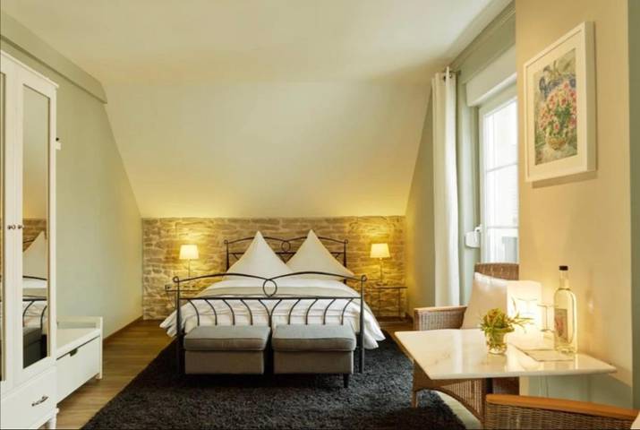 Pension voor 2 personen, with uitzicht op het meer and terras as well as tuin in Bernkastel-Kues en Omgeving