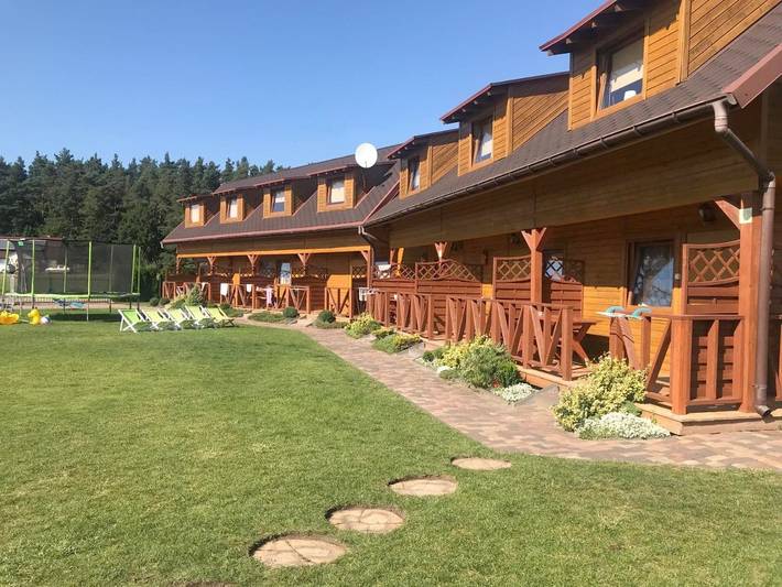 Ferienhaus für 6 Personen, mit Balkon und Whirlpool sowie Terrasse und Garten in Przewłoka