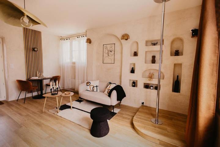 Location de vacances pour 2 personnes, avec jardin ainsi que jacuzzi et terrasse à Longué-Jumelles - 4