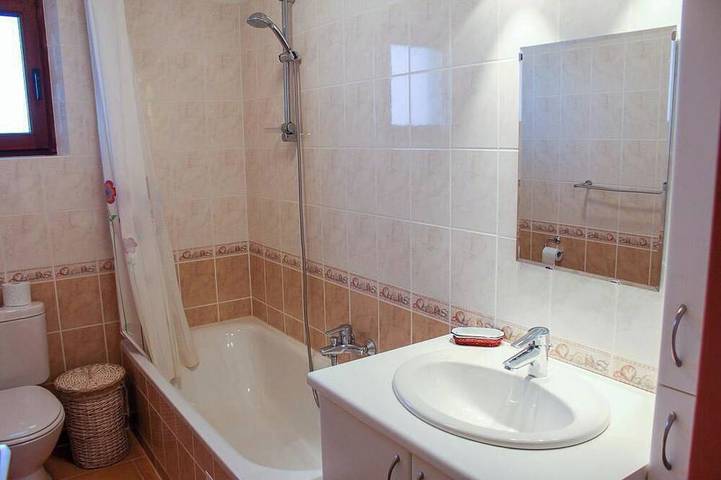 Location de vacances pour 4 personnes, avec terrasse ainsi que jardin et piscine à Montagnac-Montpezat - 4