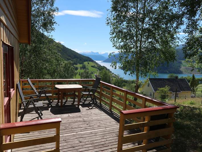 Feriehus for 5 personer, med Terrasse og Hage i Sogndal 