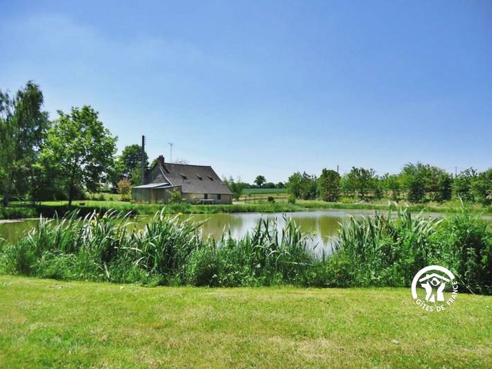Gîte pour 6 personnes, avec Terrasse et Jardin à Ruillé-le-Gravelais