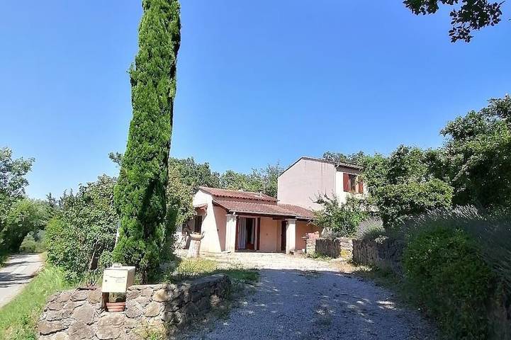 Location de vacances pour 4 personnes, avec Terrasse et Jardin à Niozelles