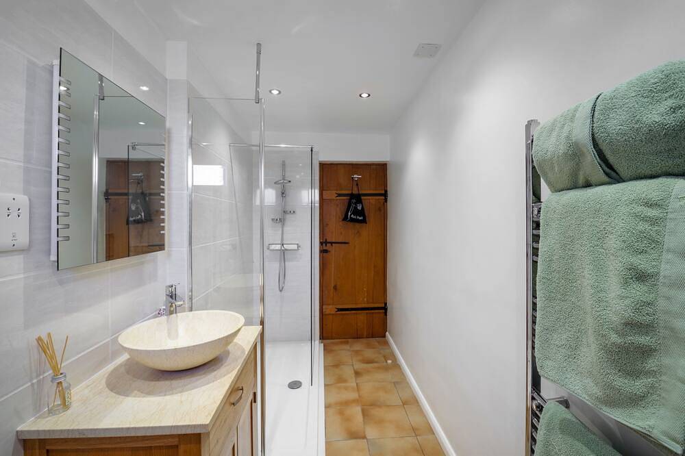 Dordogne - Luxus-Scheune mit beheiztem Innen-/Außenschwimmbecken in Thénac, Périgord Pourpre