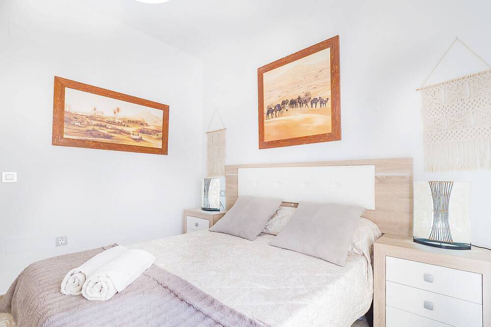 Entire apartment, Cubo's Urban Suite Bruno / free wifi / air conditioning in Alhaurín el Grande, Málaga Province