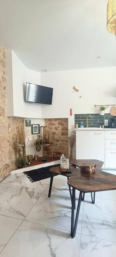 One-Bedroom House in Duravel, Quercy
