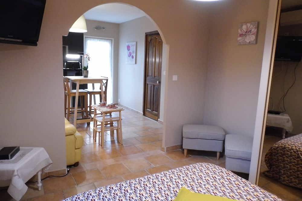 Apartamento entero, Estudio Independiente en villa con piscina in Meyreuil, Region de Aix-en-Provence