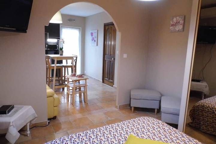 Gîte pour 2 personnes, avec jardin et terrasse à Meyreuil - 3