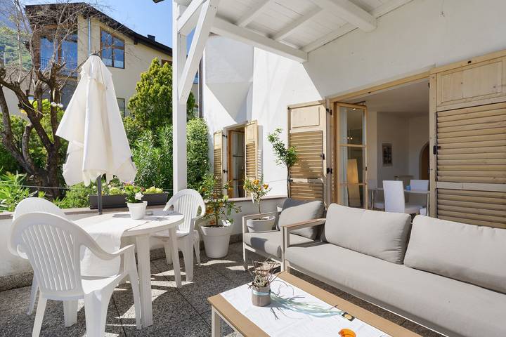 Entire apartment, Apartment 'Sonnenresidence Alpenhof' with Mountain View, Balcony and Wi-Fi in Tramin an der Weinstraße, Nonsberg Group