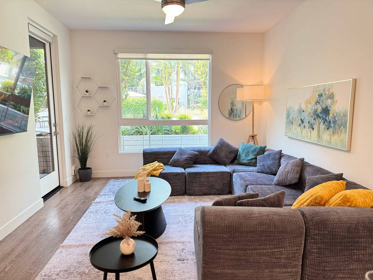 Apartamento entero, Charming 2Br Retreat  Pool  Gym 10min to Disneyland in Santa Ana (california), Condado de Orange