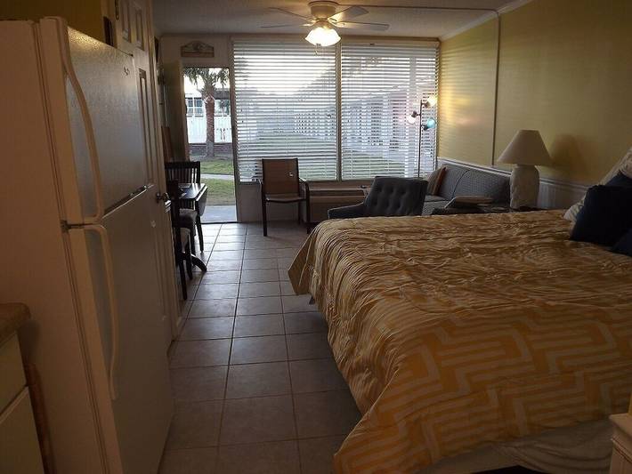 Vacation rental for 2 people, with pool and balcony in Atlantic Beach