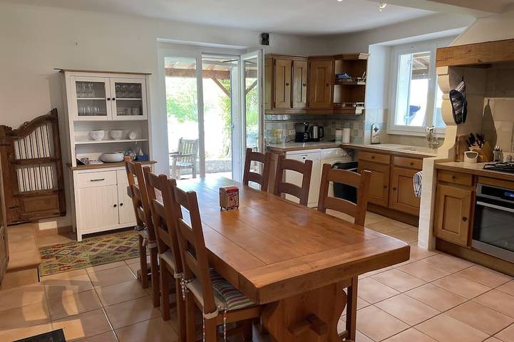 Gîte pour 8 personnes, avec jardin à Nanteuil-Auriac-de-Bourzac - 3