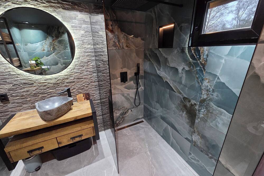 Exclusieve wellness bungalow, 6 persoons Jacuzzi! Woodland Wellness Resort in Ermelo, Veluwe