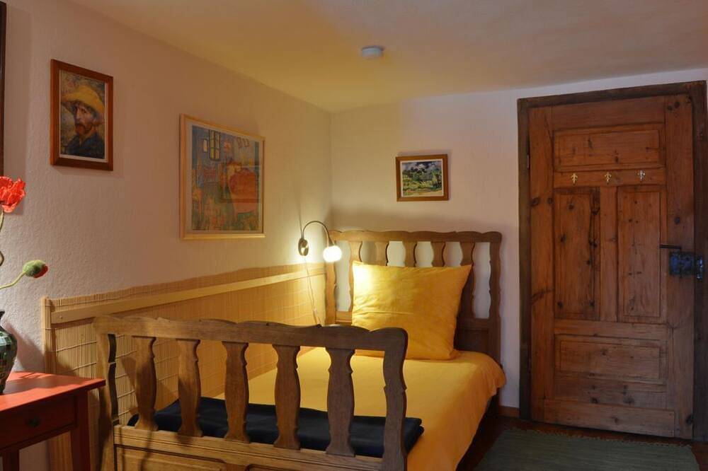 Ganze Wohnung, Haus Kaspers - 5-Bett-Ferienhaus, Dusche und Bad/Wc, Nichtraucher in Kelberg, Vulkaneifel