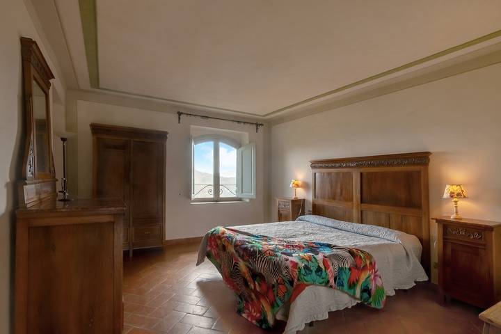 Agriturismo "Universal Harmony - Pettirosso" con vista sulle montagne e piscina in comune in Dicomano, Firenze province