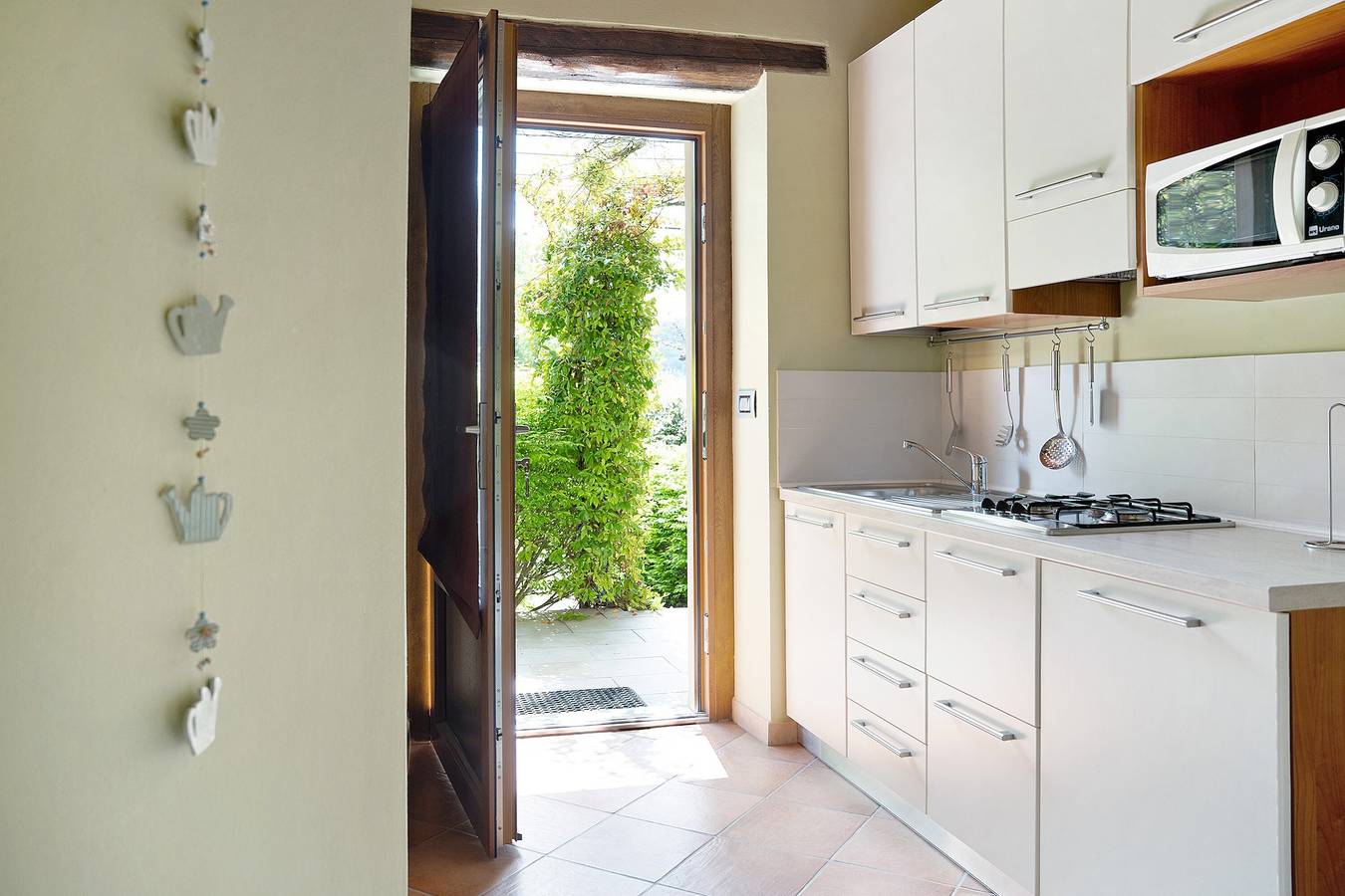 Ganze Wohnung, Ferienhaus 'La Corte di Langa Alloggio Giada' mit Gemeinschaftspool und Wlan in Cerreto Langhe, Langhe
