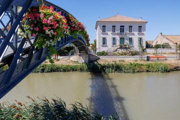 Chambre d’hôte pour 2 personnes, avec terrasse et piscine ainsi que jardin et vue, animaux acceptés dans Minervois
