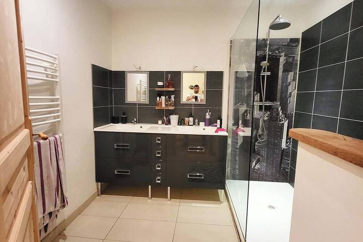 Private bedroom, swimming pool, pool-house, summer kitchen in beautiful, quiet property in La Ciotat, Marseille region