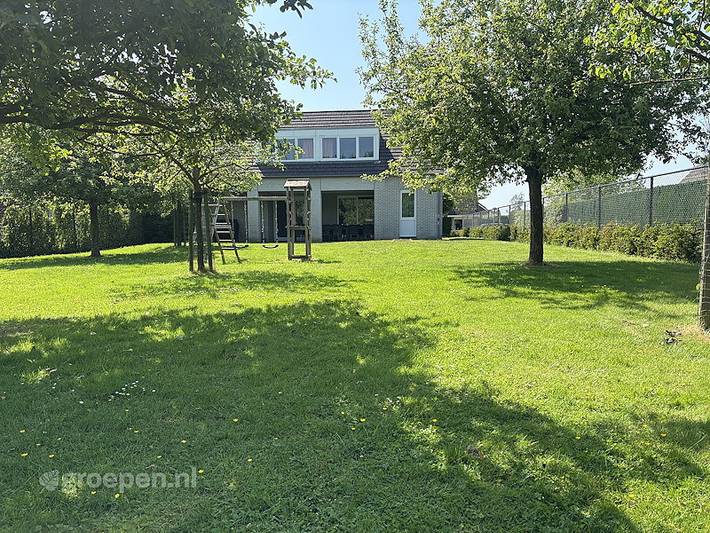 Vakantiehuis voor 18 personen, with Balkon/Terras and Terras as well as Tuin and Kinderzwembad in Limburg