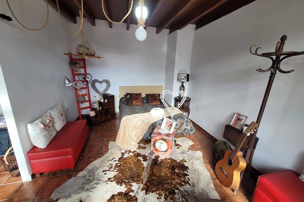 Apartamento entero, Apartamento con piscina y jardín en la costa Quebrada, cerca del mar. in Soto de la Marina, Santa Cruz de Bezana