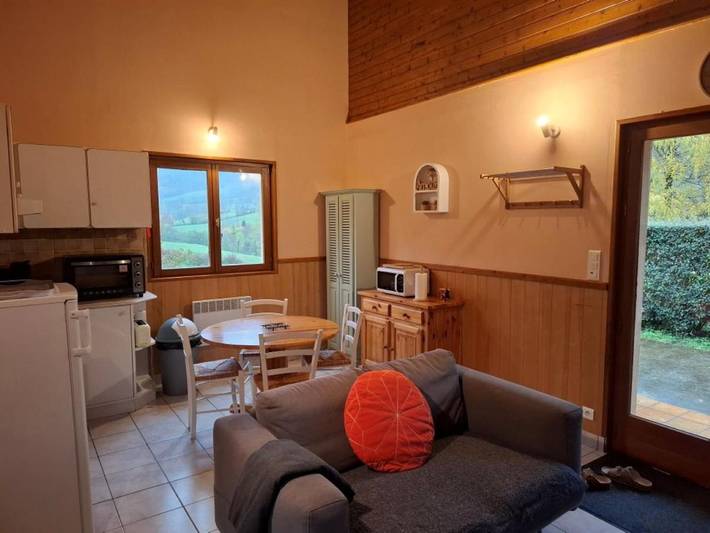 Location de vacances pour 5 personnes, avec vue et jardin à Saint-Paul-de-Salers - 3