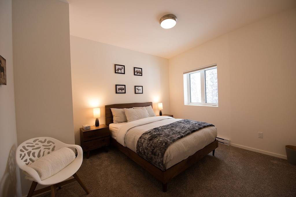 Neu gebautes, modernes Ski-In / Ski-Out Haus mit herrlichem Blick auf das Columbia River Valley in Kicking Horse