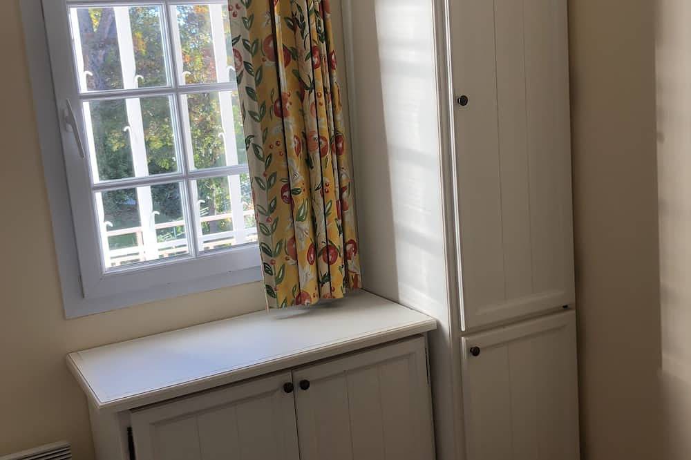 Ganze Wohnung, Agay/Rivages du Lac/Apartment 4-5 pers/superb sea view/pool/wifi/climate in Le Dramont, Saint-Raphaël