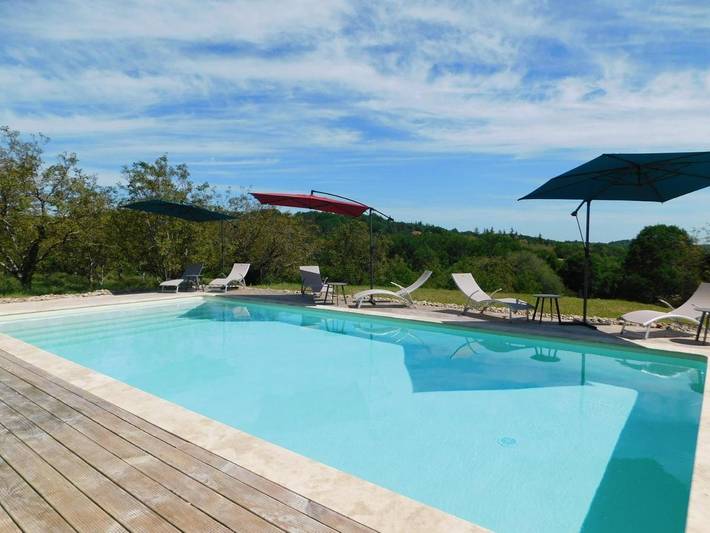 Location de vacances pour 8 personnes, avec vue ainsi que piscine et jardin, animaux acceptés à Veyrines-de-Domme - 3