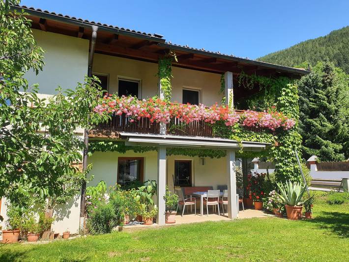 Vakantiewoning voor 3 personen, with Balkon and Terras as well as Tuin in Mieders