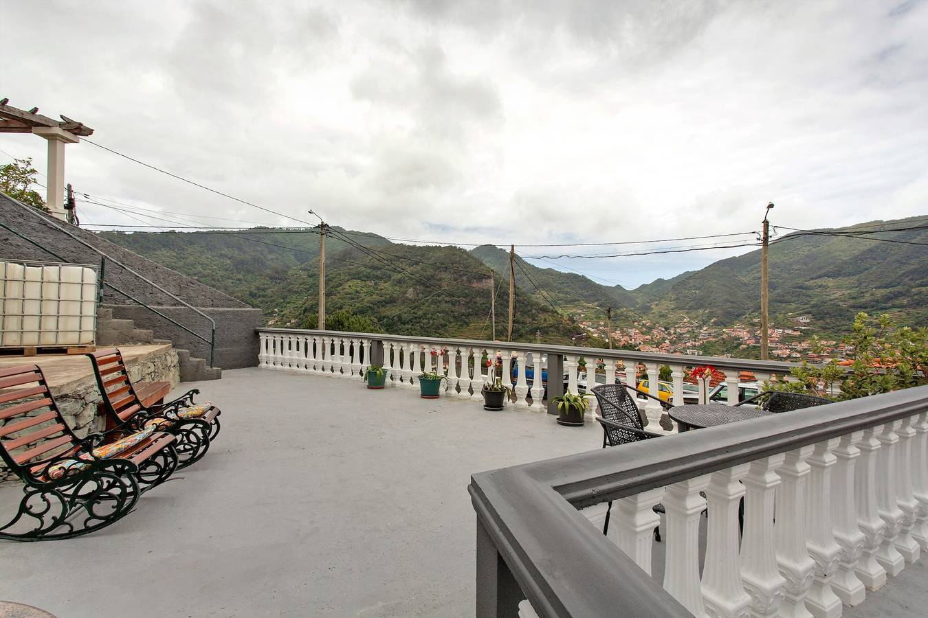 Entire apartment, Apartment 'Casa Viva' with Sea View, Shared Terrace and Wi-Fi in Machico, Madeira