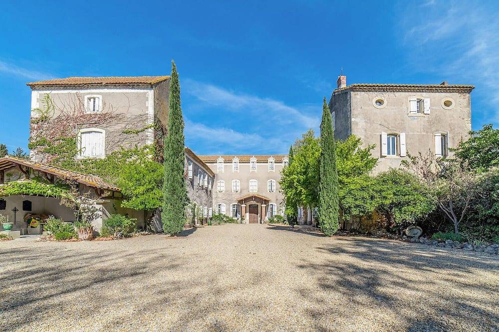 Amazing home in Lézignan-Corbières in Lézignan-Corbières, Narbonne region