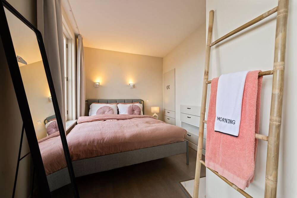 Ganze Wohnung, Stylish apartment featuring modern design and beautiful views, set in a peaceful location in the historic heart of Haarlem — ideal for expats and high-end short stays. in Haarlem, Niederländische Nordsee