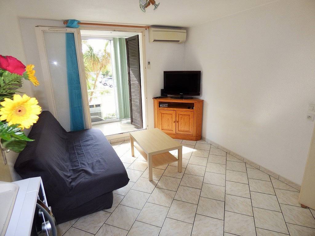 Appartement de vacances entier, A deux pas de la plage, tout à pied, parking privé in Les Sablettes, La Seyne-sur-Mer