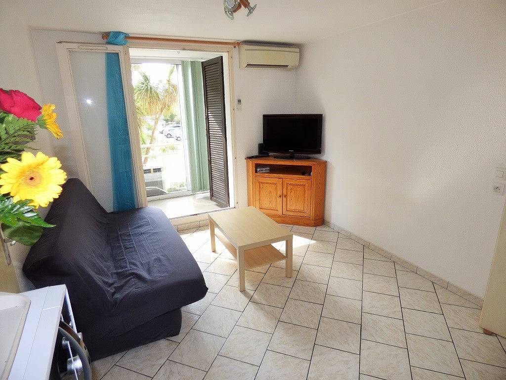 Appartement de vacances entier, A deux pas de la plage, tout à pied, parking privé in Les Sablettes, La Seyne-Sur-Mer