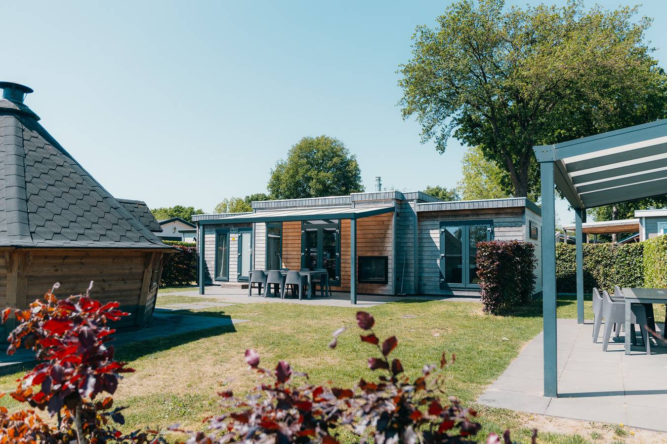 Recreatiepark De Boshoek — Veluwe Villa with sauna and grill house | 6 + 6 persons in Veluwe